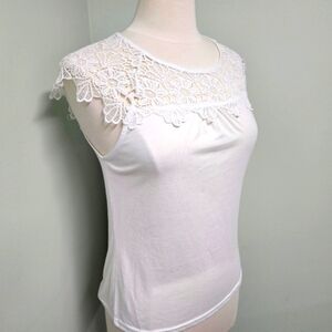 Lace Crochet Elegant Keyhole  White Tank Cap Sleeve Coquette Medium